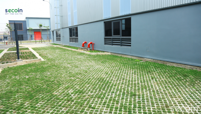 Gạch trồng cỏ Secoin tại Nhà máy Titan Bắc Giang